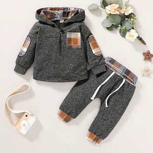 Conjunto de ropa deportiva de invierno para niños pequeños, chándal transpirable con capucha y características de talla grande, patrón sólido impreso - Product Image 2