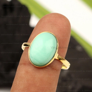 Anillo de Plata de Ley 925 con Bisel de Crisoprasa Natural, Forma Ovalada de 10x14mm, Chapado en Oro Vermeil de 18K, Venta al Por Mayor - Product Image 1