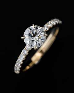 Anillo de Compromiso de Plata 925 con Diamante Moissanite VVS, Engaste Personalizado, Baño de Rodio, para Aniversarios y Fiestas - Product Image 1