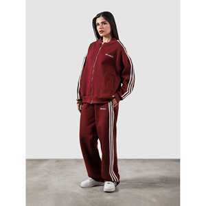 Conjunto Deportivo Elegante Heritage en Color Vino Tinto - Product Image 2