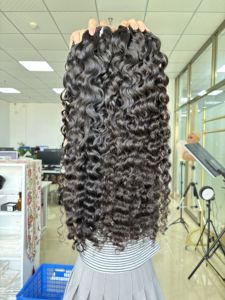 Extensions de cheveux naturels ondulés bruts du Cambodge en gros, 100 % cheveux humains bouclés birmans bruts alignés sur les cuticules, lots de cheveux, fournisseur - Product Image 6