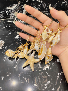 Llavero Artesanal de Concha Marina Natural, Estilo Playero, Recuerdo, Accesorio de Regalo - Product Image 2