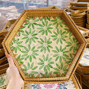 Meilleure vente plateau hexagonal incrusté de nacre personnalisable plateau de service vadrouille en rotin avec motif de coquilles incrustées - Product Image 1