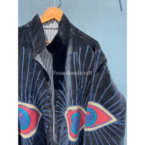 Veste en velours noir faite à la main avec broderie oculaire, col montant, manteau d'hiver unisexe, style bohème hippie avec doublure en coton - Product Image 2