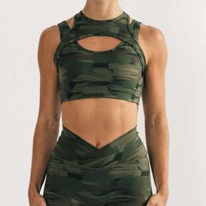 Sujetador Deportivo Sin Costuras para Gimnasio con Logotipo Personalizado para Mujer, Alto Rendimiento, Yoga, Tirantes Ajustables, Diseño Simple - Product Image 5