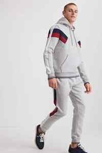 กางเกงวอร์มผู้ชายทรงโอเวอร์ไซส์สไตล์เรโทร ผ้าฟลีซ สำหรับใส่เล่นกีฬาหรือสตรีทแวร์ พร้อมดีไซน์สั่งทำพิเศษ - Product Image 5