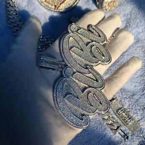Moissanite Iced Out dos tonos personalizable nombre placa letra colgante joyería regalo para hombre Iced Out VVS Moissanite diamantes - Product Image 2