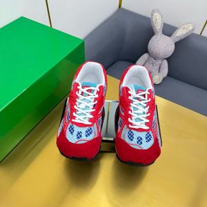 Zapatillas deportivas rojas de caña baja para mujer, estilo con cordones, Yoko Town Fashion, hechas a medida por diseñador, zapatos de malla transpirable de alta calidad. - Product Image 6