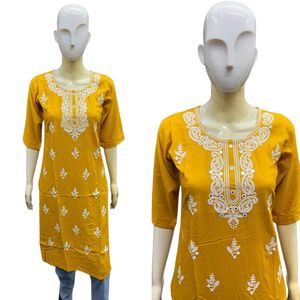 Mantente fresco y a la moda con el ligero y cómodo traje salwar kurti LIVA. - Product Image 1