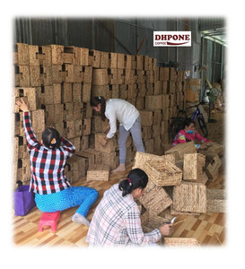 Panier de rangement tissé en jacinthe d'eau fait à la main avec porte-serviettes cosmétique de bain divers/multifonction - Product Image 3