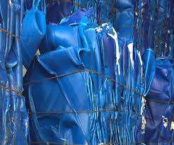 เศษถังพลาสติก HDPE สีน้ำเงิน ทนสารเคมี เกรดสำหรับยานยนต์ ขายราคาถูก ขายส่ง คุณภาพดี รีกรินด์ ขยะพลาสติก พรีเมียม - Product Image 2