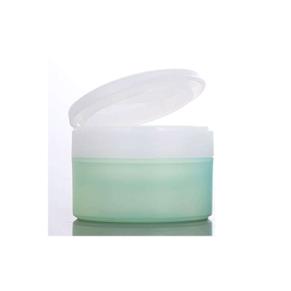 Green lid of white can