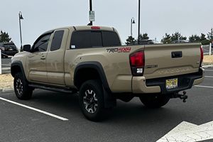 TOYOTA TACOMA TRD OFF-ROAD ACCESS CAB 4X4 2018 USADO (LHD/RHD) - Product Image 3