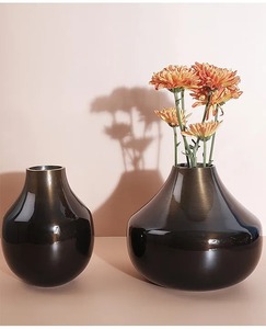 Vase de sol contemporain fait à la main Unique ovale en fer brossé finition nickel pour le style de maison décor de Pâques Design côtier - Product Image 4