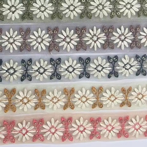 Luxe traditionnel 9 mètres dentelle indienne coloré brodé 3D fleur motif romantique Simple séquence multiple sac de fantaisie - Product Image 1