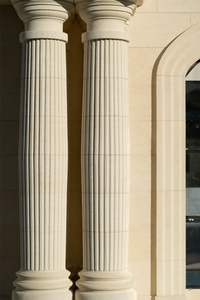 Columnas de Mármol Modernas Personalizadas con Capitel y Base Tallados a Mano para Fachada de Villa y Uso en Exteriores - Product Image 3