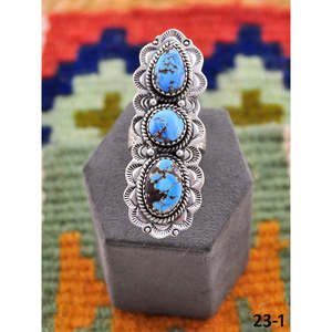 Anillo Ajustable Hecho a Mano del Suroeste con Turquesa Golden Hills y Engaste de Plata de Ley, Ideal para Regalo - Product Image 1