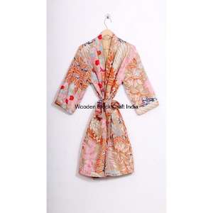 Veste kimono vintage en coton biologique 100% fait main en Inde, matelassée Kantha, réversible, motif d'hiver et d'automne - Product Image 5