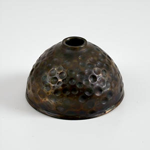 Jarrón de Metal Martillado Estilo Antiguo, Maceta Decorativa Hecha a Mano con Encanto Costero Moderno para Hogar u Oficina - Product Image 6