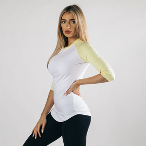 T-shirt à manches raglan pour femme, manches trois quarts, col rond, couleur unie, décontracté, blanc avec manches jaune clair - Product Image 2