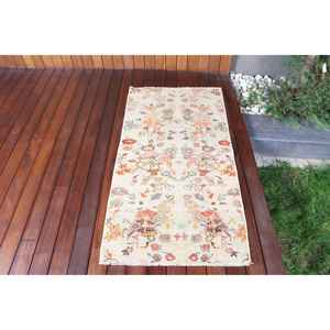 Tapis turc vintage 2,4x4,7 pi (74x144 cm), tapis patchwork jaune et rouge - Product Image 1