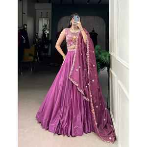 Tradition tissé Lehenga Choli en magenta Mélange parfait de culture et de couture pour les occasions de fête Séchage rapide toutes saisons - Product Image 1