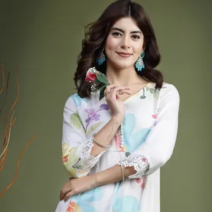 ชุดคุร์ติรามาสสำหรับผู้หญิง สีขาว ลายดอกไม้ ชุดอานาร์กาลี คุร์ตา ปักลายสวยงาม ชุดพื้นเมืองทันสมัย ผ้าโพลีเอสเตอร์คุณภาพดี เหมาะสำหรับงานปาร์ตี้และงานเทศกาล - Product Image 1