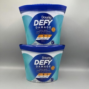 Perlas Acondicionadoras para Lavado Downy DEFY Damage Total-Wash, 22.9 Onzas, Fragancia Fresca de Lavanda, Suavizante Ecológico, Suave y Sólido para Baño - Product Image 1