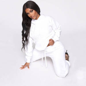 Conjunto de chándal de mujer Traje de manga larga con logotipo personalizado, estilo Streetwear, fabricante de fábrica OEM. - Product Image 2