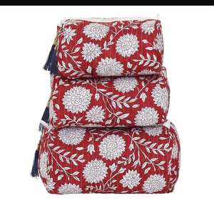 Ensemble de sacs à cosmétiques en coton matelassé écologique à fleurs rouges faites à la main pour voyage en blocs indiens pour sacs - Product Image 6