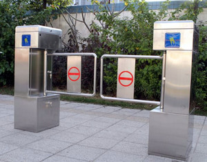 All'ingrosso barriera a oscillazione verticale RFID per controllo di accesso al tornello di sicurezza per cancello girevole - Product Image 4