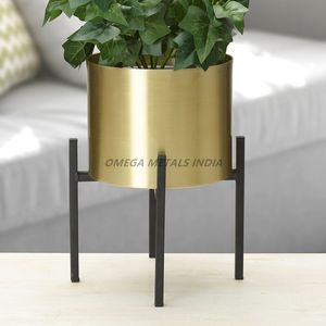 Ensemble de vases en métal personnalisés de couleur argent rustique et en forme de seau classique pour une décoration intérieure unique et un arrangement floral charmant - Product Image 5