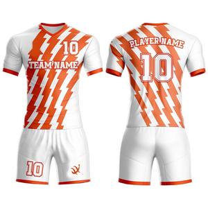 Kits de uniformes de fútbol personalizados para hombres Nuevo diseño Equipo Wear Jersey Set Técnica de sublimación para uso en adultos - Product Image 1