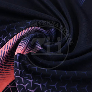 Vente flash - Tenue de football unisexe pour adultes, design personnalisé, durable, 100% polyester, léger, respirant, noms/numéros d'équipe personnalisés - Product Image 6