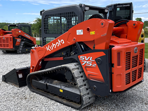 Chargeuse compacte sur chenilles Kubota SVL75-2 d'occasion, moteur diesel puissant, pompe performante, chargeuse compacte de taille moyenne pour la construction et l'aménagement paysager - Product Image 3