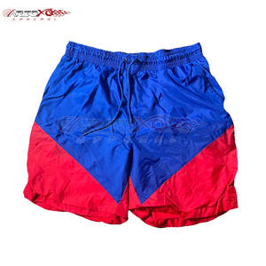 Short coupe-vent de style urbain pour femmes avec un design chic et un short coupe-vent ajusté doux au toucher - Product Image 1