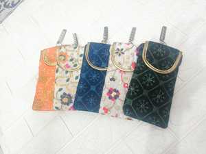 Pochettes mobiles brodées pour femmes Rakhi Festival Cadeaux, faveurs de mariage et cadeaux de retour festif, Diwali, cadeau de Noël - Product Image 5