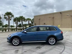 SUV d'occasion 2024, conduite à gauche, sièges en cuir, transmission automatique, caméra arrière 360°, toit ouvrant panoramique - Product Image 6