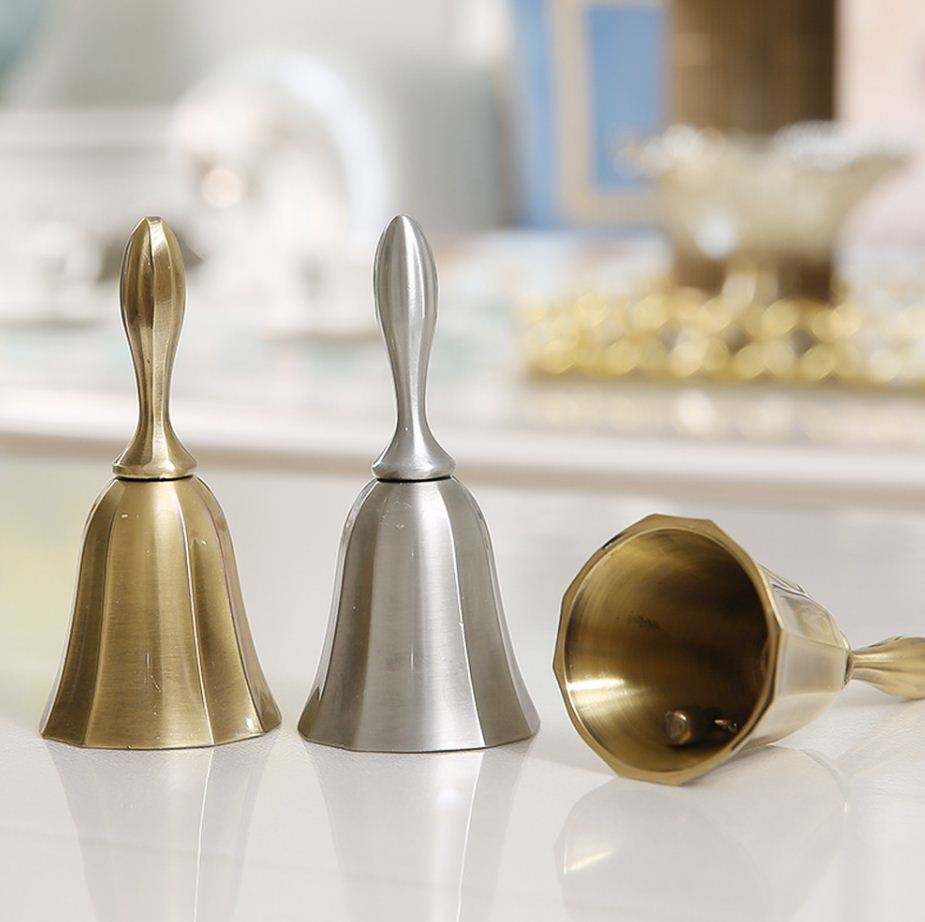 JINXIAN Cloches à Main Cloche Du Dîner Cloches Noël Alliage De Zinc Classique Appel Fort Bell Service Main Traditionnelle Appelez Bell Pour Réception D'école Dîner Service Hôtel(Bronze