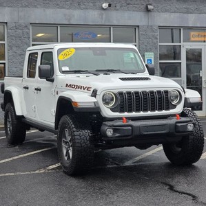 Jeep Gladiator Mojave Crew Cab 4WD 2025 - Product Image 1
