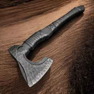 Hache Viking artisanale de qualité supérieure, fabrication OEM, qualité industrielle, barbe, survie en plein air, avec manche en bois pour le camping, avec étui - Product Image 2