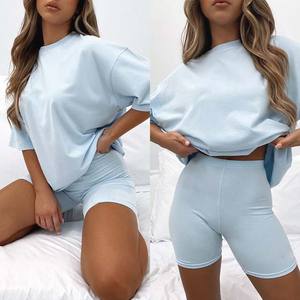 Diseñe sus propios conjuntos de chándales para mujer 100% camisetas de manga corta de algodón y conjuntos de pantalones cortos con etiquetas privadas de gran tamaño - Product Image 4