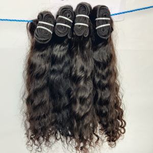 Vente en gros d'extensions de cheveux humains vierges indiens 100% à cuticules alignées faisceaux bouclés de vague profonde lâche noir brut non transformé pour les femmes - Product Image 4