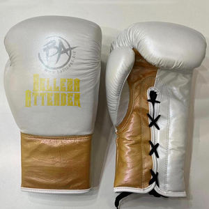 Gants de boxe professionnels confortables personnalisés pour l'entraînement et les combats lacés avec logo personnalisé en vente - Product Image 3