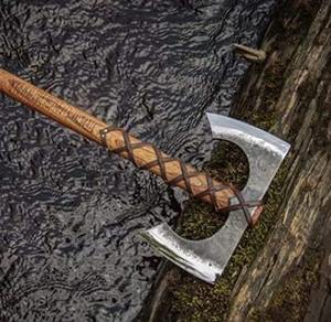 Hacha de Supervivencia de Acero de Damasco de Alta Calidad de Steel Craft International, Hacha Vikinga Doble, Cabeza de Hacha, Mango de Madera, Forjada a Mano, Duradera - Product Image 1
