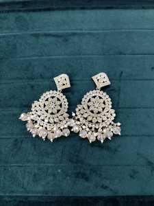 Boucles d'oreilles traditionnelles de haute qualité pour femmes bijoux vintage du patrimoine ethnique indien idéal pour les festivals, les mariages - Product Image 2