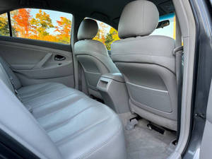 Camry LE V6 4 portes berline 2010, volant à gauche, sièges en cuir, écran tactile, voitures d'occasion en gros, vente à prix réduit - Product Image 4