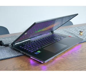 Portátil para juegos ROG Strix SCAR 17 G732 de 17.3 pulgadas - Product Image 2