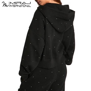 ชุดวอร์มประดับเพชร สีดำ คุณภาพสูงสุด ผลิตในปากีสถาน เป็นมิตรกับสิ่งแวดล้อม ไซส์ใหญ่ แฟชั่นสำหรับผู้ใหญ่ - Product Image 3