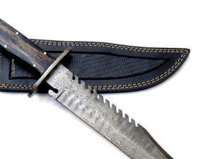 Cuchillo Bowie de Caza Arwin Hecho a Mano de Acero Inoxidable con Borde Dentado, Mango de Madera Pakka, Funda de Cuero, Garantía de 3 Años, Personalizable - Product Image 5